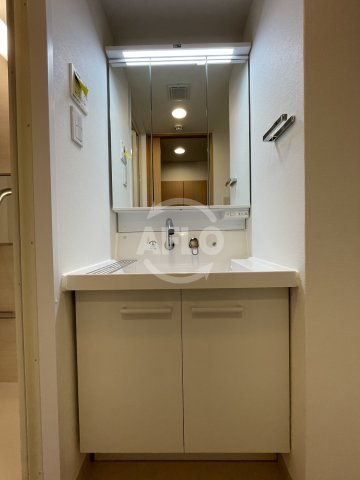 ソルレヴェンテ梅田の独立洗面台|ソルレヴェンテ梅田　独立洗面化粧台