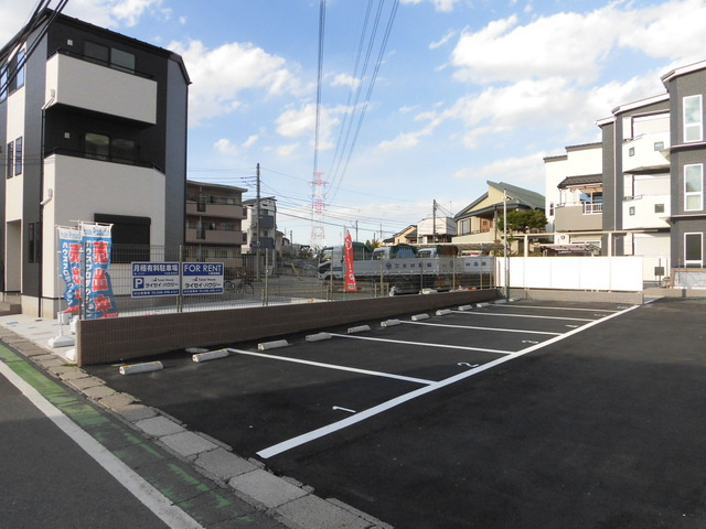 夢工房七番館の駐車場