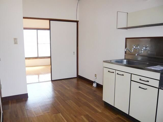 コーポ天野の居間・リビング