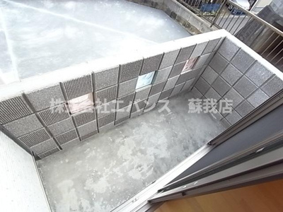 【バルコニー】 | プラーナ蘇我 | 外からの目が気にならないバルコニーで洗濯物が干せます