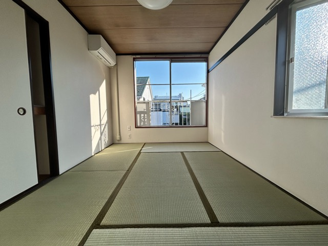 武蔵野市中町３丁目のアパートの居間・リビング
