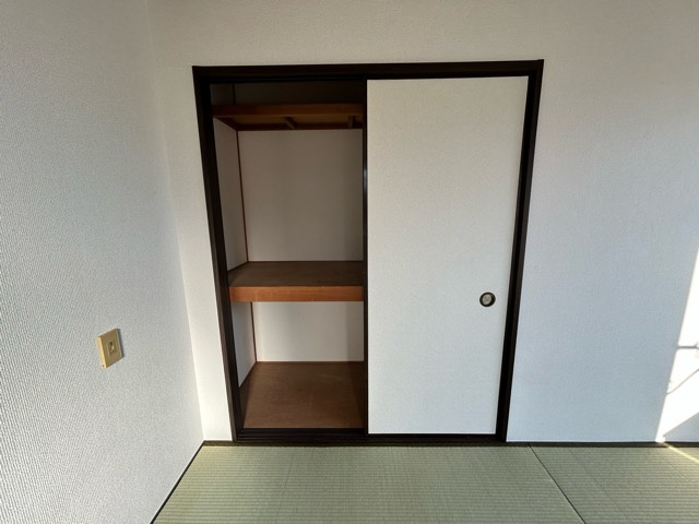 武蔵野市中町３丁目のアパートの収納