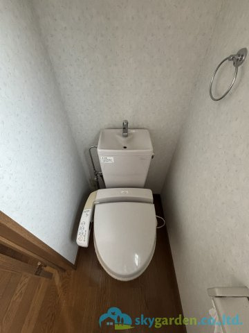 秦野市西大竹　中古戸建のトイレ