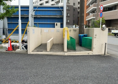 【設備】 | 厚木栄町ハイツ | 共有部分は、住民なら誰もが使える設備のこと。例えば駐車場やエレベーター、インターネット設備、セキュリティ設備などがあります。他にも、マンションの廊下・外部階段やエントランス・ゴミ置き場などがあります。