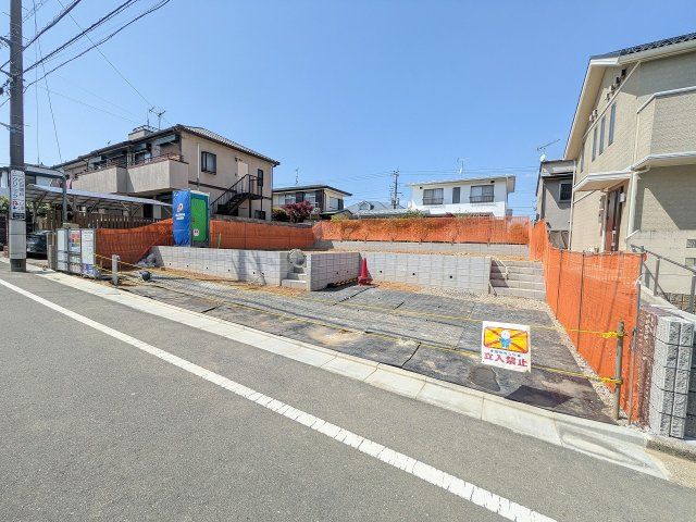 八王子市　めじろ台　新築一戸建ての外観|～めじろ台駅徒歩8分　太陽光パネル付き　敷地67坪超、開放感のある邸宅です～