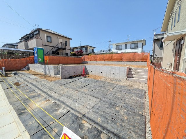 八王子市　めじろ台　新築一戸建ての駐車場|～計3台駐車可能カースペース～