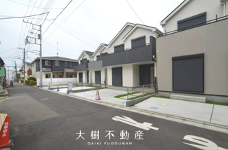 【前面道路含む現地写真】