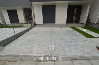 【駐車場】