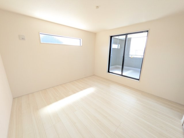 ひたちなか足崎　20期　新築戸建て　1号棟の洋室|たっぷりの陽光と心地よい風が入る２面採光。
毎朝、爽やかな目覚めをサポートする、快適なベッドルームです。