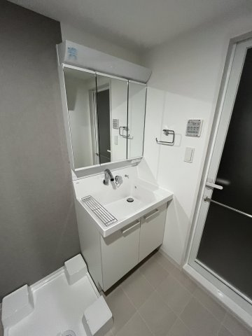 ユーレジデンス下北沢の洗面所|スペースが確保できる洗面所です