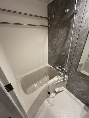 ユーレジデンス下北沢の浴室|落ち着いた空間のお風呂です