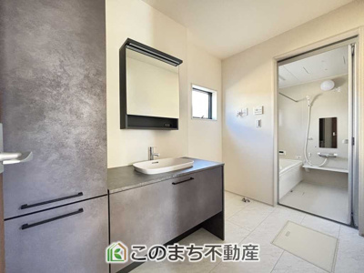 【独立洗面台】 | LiveleGarden.S　第9栃木岩舟町静　1号棟 | オシャレな洗面台♪身支度も楽しくなりますね♪
