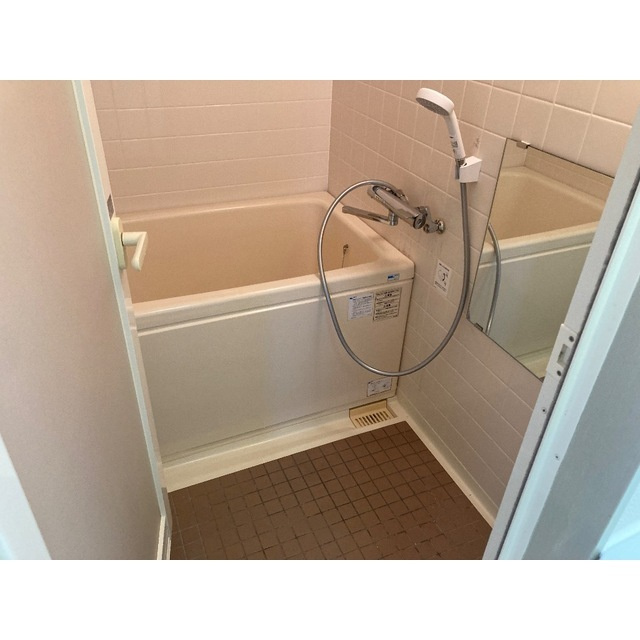 第2成城島田マンションの浴室|コンパクトで使いやすいお風呂です