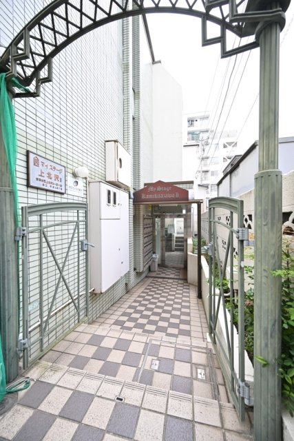 マイステージ上北沢Ⅱのエントランス|ゆとりのあるエントランスです