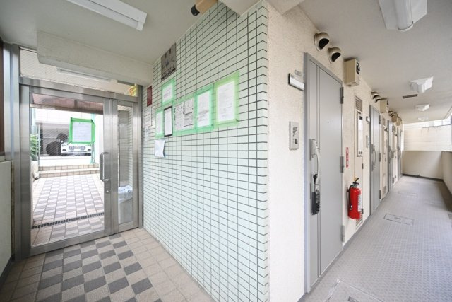 マイステージ上北沢Ⅱのエントランス|毎日通るエントランスはこのようになっています