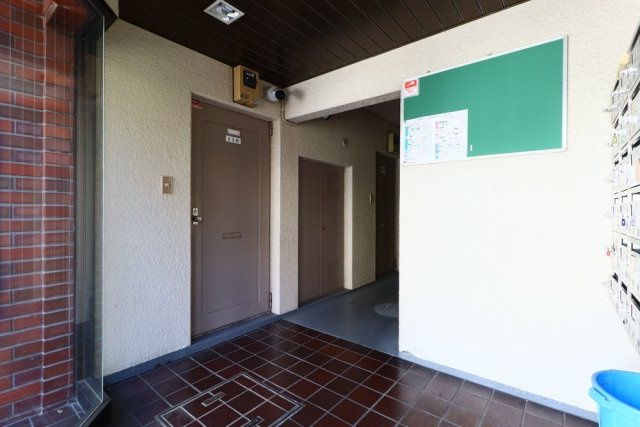 メゾン経堂のエントランス|ゆとりのあるエントランスです