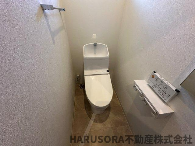 東大阪市御厨南2丁目　2階建のトイレ
