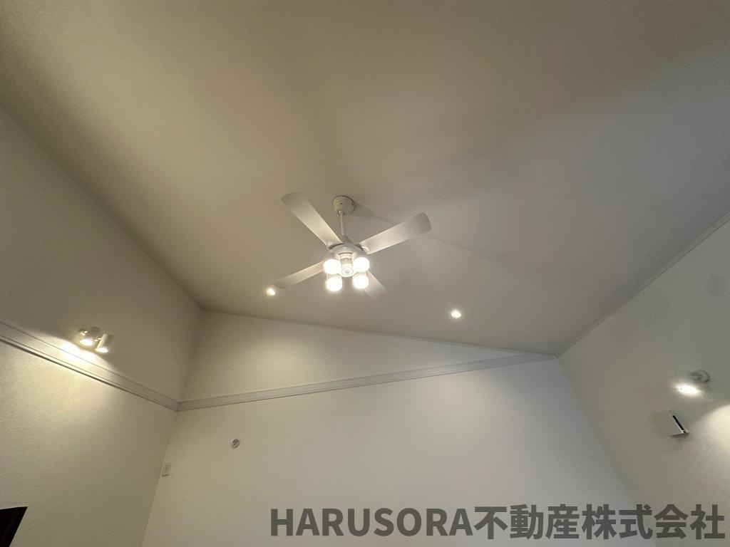 東大阪市御厨南2丁目　2階建の居間・リビング
