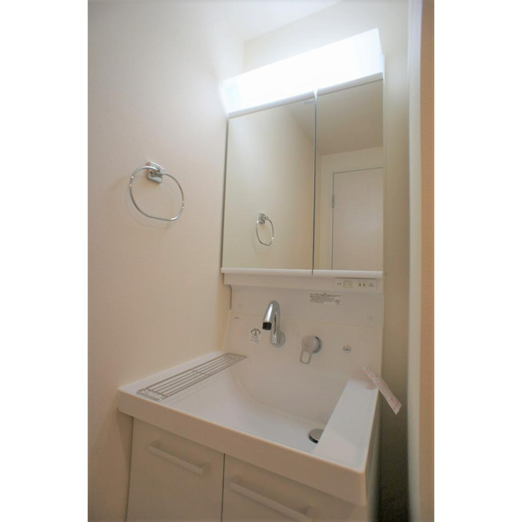 ＧＲＡＣＩＡＳ　ＣＡＭＩＮＯの洗面所|忙しい朝には欠かせない洗面所です