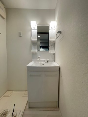 FAIR世田谷桜の洗面所|明るい洗面所です
