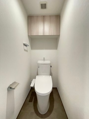 DIPS野方RESIDENCEのトイレ|落ち着いた色調のトイレです