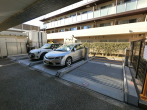 【駐車場】