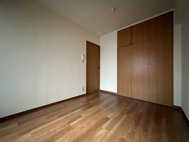 【寝室】