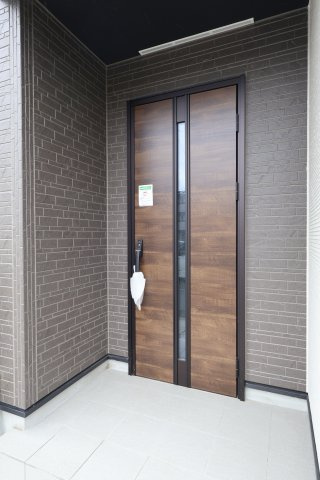 《仲介手数料無料》ふじみ野市上福岡５丁目8-7新築一戸建てグラファーレの玄関
