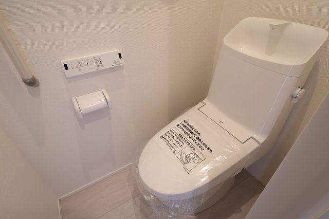 《仲介手数料無料》ふじみ野市上福岡５丁目8-7新築一戸建てグラファーレのトイレ