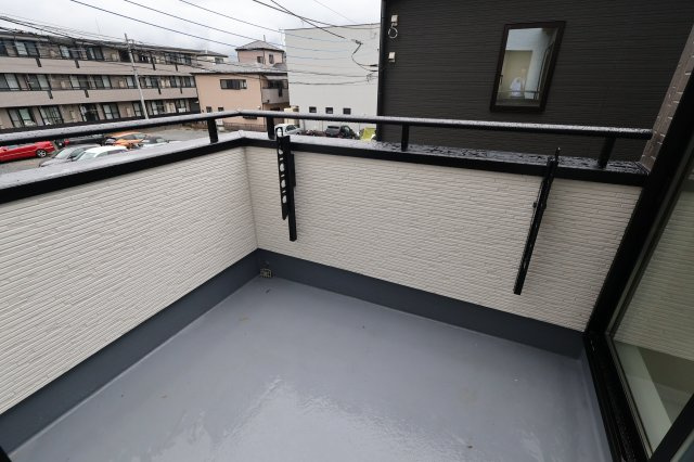 《仲介手数料無料》ふじみ野市上福岡５丁目8-7新築一戸建てグラファーレのバルコニー