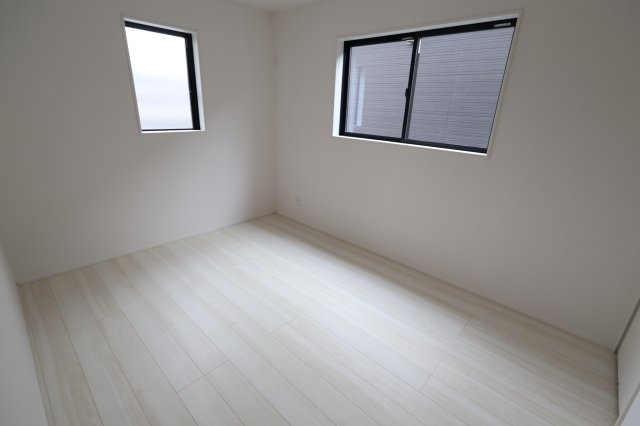 《仲介手数料無料》ふじみ野市上福岡５丁目8-7新築一戸建てグラファーレの洋室|2階 6帖