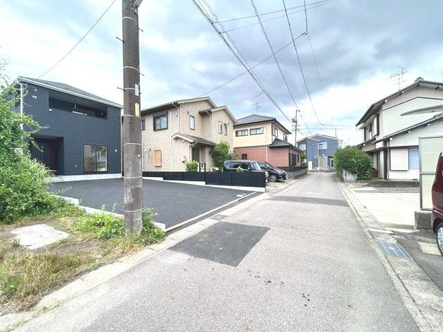 クワイエ　江南市飛高町第5　全1区画分譲の前面道路含む現地写真|■前面道路　■ヤマダ不動産　株式会社リライフ　
■夢のマイホーム購入をフルサポートします！