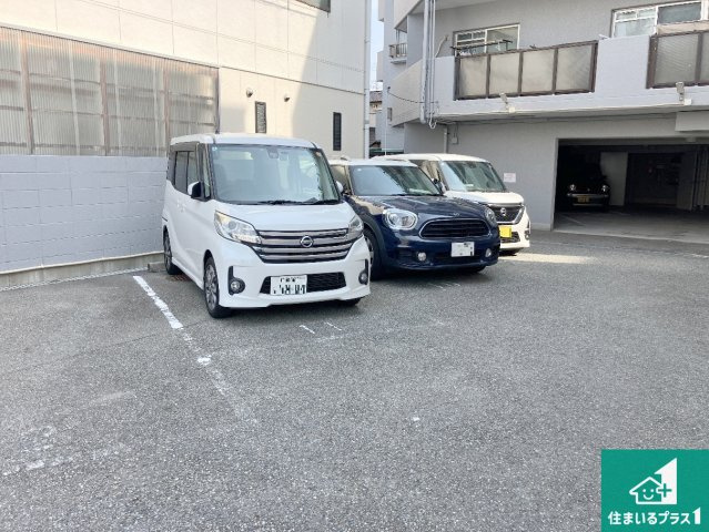 メイクアップハイツ須磨浦2号棟の駐車場|共用部（駐車場）
