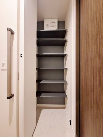 Ｙ’ｓ　Ｆ　Ｒｅｓｉｄｅｎｃｅ　Ⅰの玄関