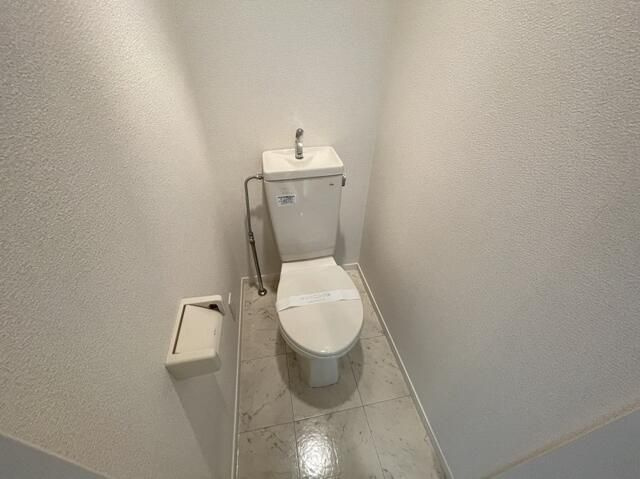 江戸川区鹿骨２丁目のアパートのトイレ