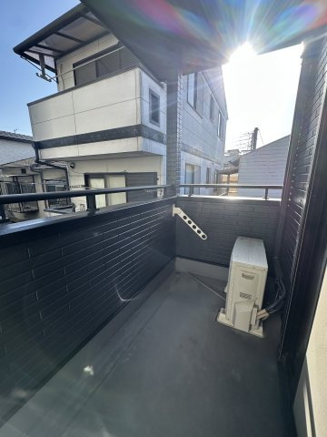 東九条河西町　戸建てのバルコニー