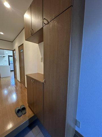 東九条河西町　戸建ての玄関