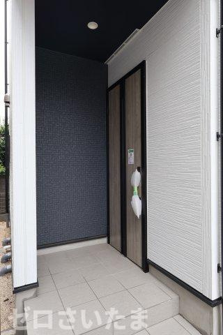 《仲介手数料無料》ふじみ野市上福岡５丁目8-7新築一戸建てグラファーレの玄関