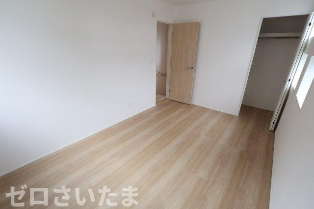 《仲介手数料無料》ふじみ野市上福岡５丁目8-7新築一戸建てグラファーレの洋室|2階 6.75帖