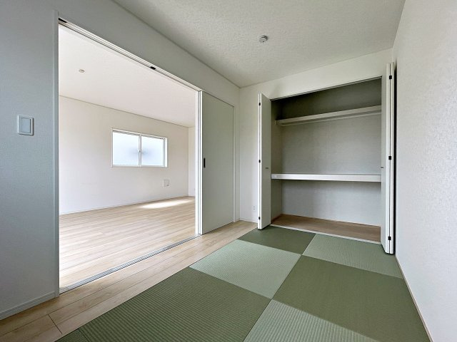 新築戸建・新築建売　白河市東釜子第1　の和室|リビングのすぐ隣にあるのでお子様のお昼寝や遊び場として最適！