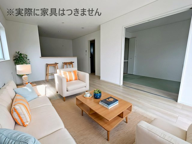 新築戸建・新築建売　白河市東釜子第1　の居間・リビング|画像はバーチャルホームステージングの加工による演出で、実際の家具は付きません。