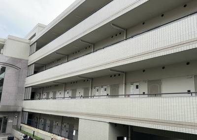 【構造・工法・仕様】 | 共立リライアンス八王子Ⅱ | ＲＣ造、Reinforced Concreteは直訳すると補強されたコンクリートです。主に柱や梁・床・壁が鉄筋とコンクリートで構成おり、鉄筋を組んだ型枠にコンクリートを流し込んで固めたものを指します。