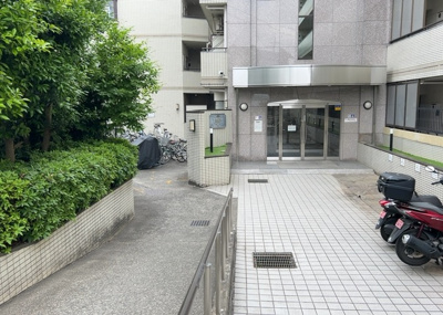 【内装】 | 共立リライアンス八王子Ⅱ | 共用部分は、一棟の建物に住む区分所有者全員が共同で所有するとし、共用部分の管理、補修などは、区分所有者で形成される管理組合が行います。個人の判断で勝手に変更することはできませんので覚えておきましょう。