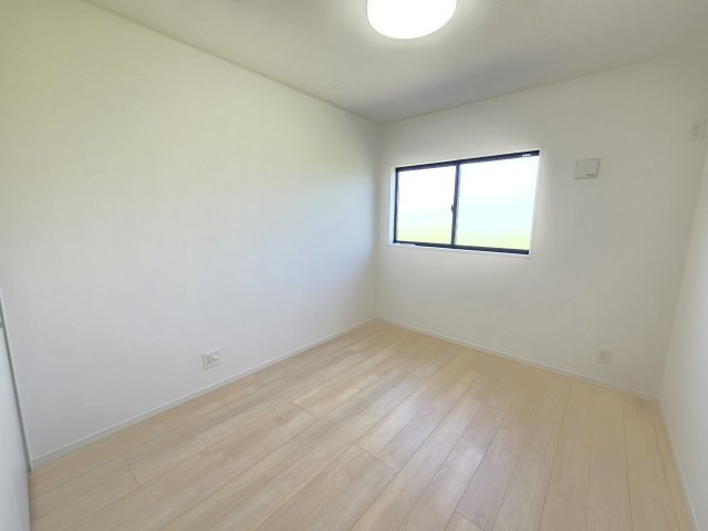 新築　前橋市粕川町新屋第2　1号棟　Cradle Gardenの洋室|現地写真　全居室収納付きなのでお部屋が片付きますね！