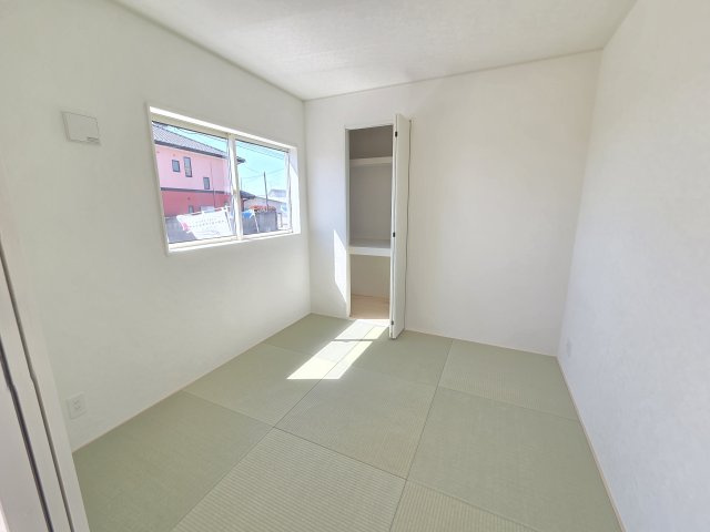 新築　前橋市粕川町新屋第2　3号棟　Cradle Gardenの和室|現地写真　リビング横の和室です。居室、お子様のプレイルーム、客間など様々な使い方ができますね！