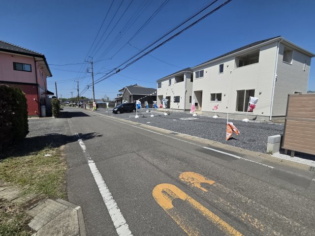 新築　前橋市粕川町新屋第2　3号棟　Cradle Gardenの前面道路含む現地写真|現地写真　南側前面道路幅員約5.3ｍ