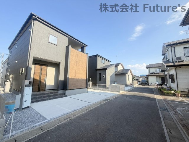 三郷市彦糸　新築戸建　全5棟　1号棟の前面道路含む現地写真|前面道路含む現地写真です。