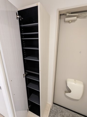 クレーシェレ瑞穂の玄関|シューズボックス