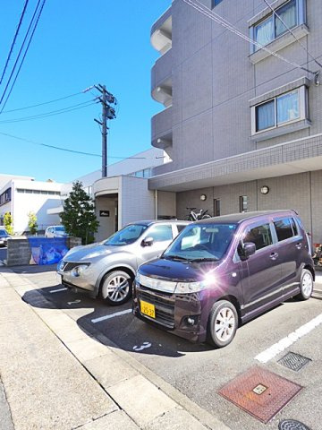 Avanti YASHIRODAIの駐車場