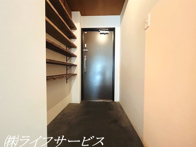 【玄関】 | ファミール北大阪パークサイド | 玄関/オープンシェルフ有